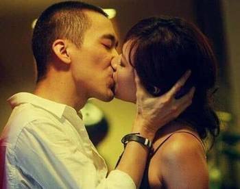 柔性電路板的女孩給了男孩“橙子味的吻”，結(jié)果神反轉(zhuǎn)…